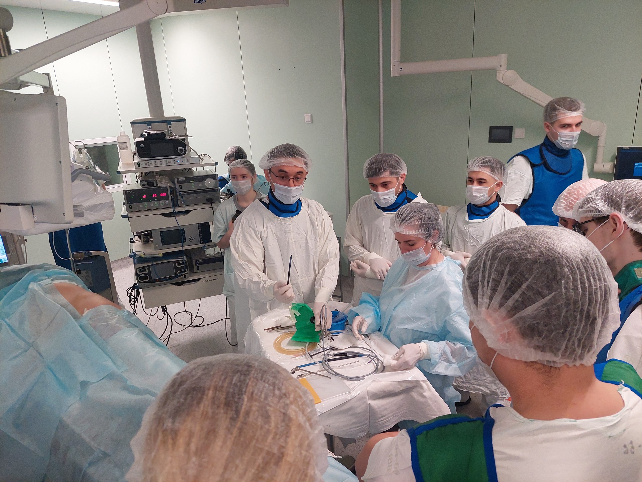 В Мариинской больнице два дня проходил мастер-класс по хирургии мочекаменной болезни