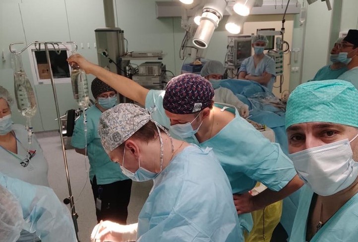 "Доктор Питер": в Мариинской больнице выполнили первую родственную трансплантацию почки
